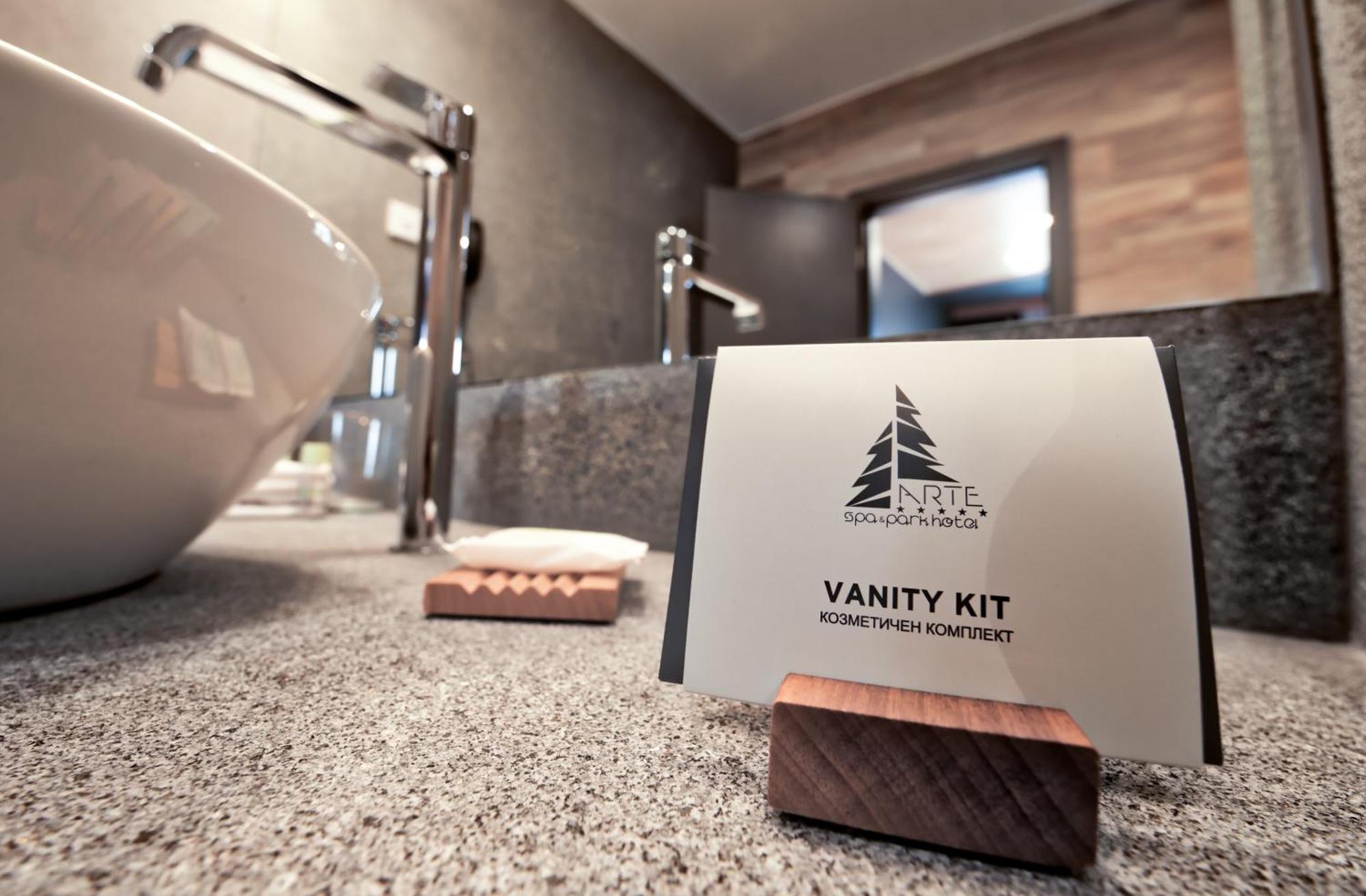 Hotel Arte Spa & Park Velingrad Szoba fotó A vanity kit